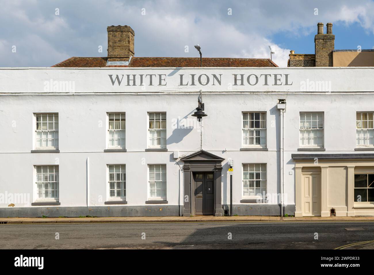 Edificio storico del White Lion Hotel, Hadliegh, Suffolk, Inghilterra, Regno Unito Foto Stock