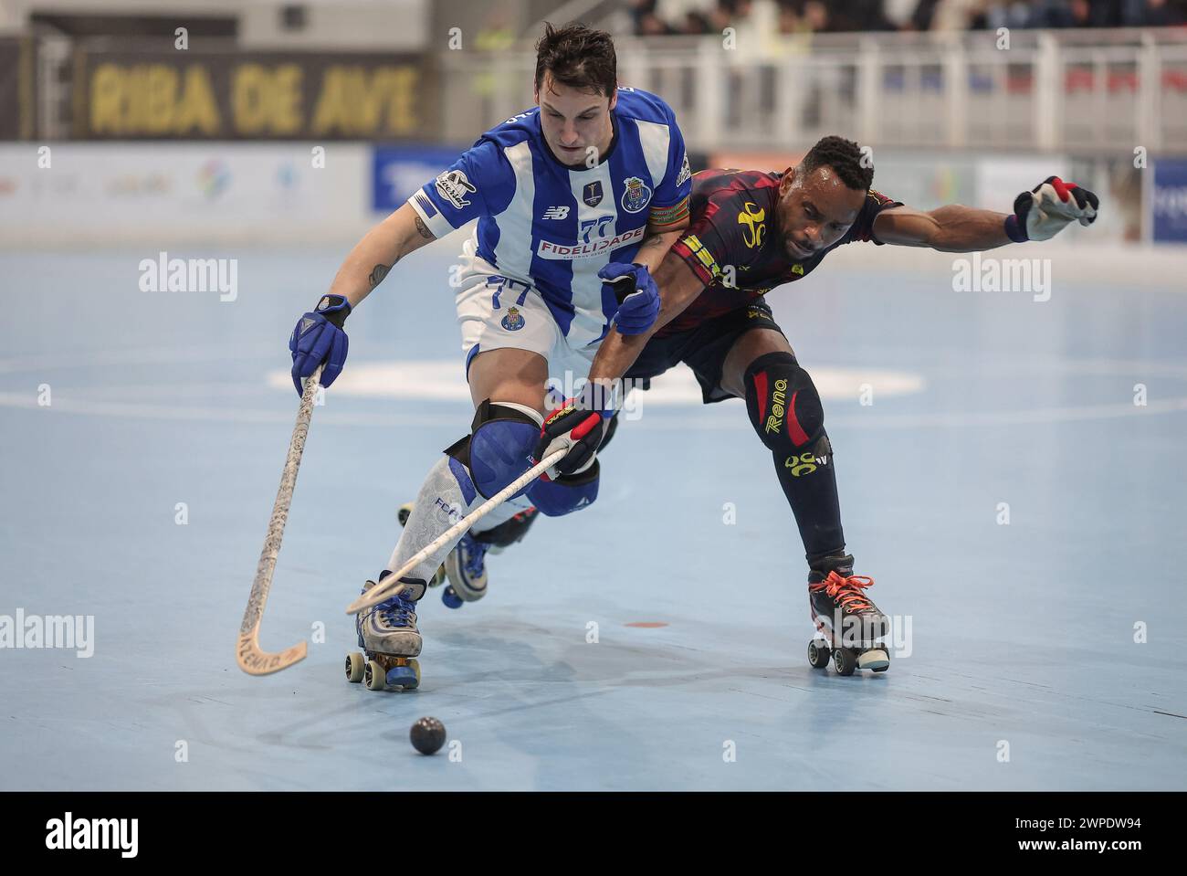 Vila Nova de Famalicão, 03/06/2024 - Riba d'Aveospitato il Fud Futebol Clube do Porto questa sera al Pavilhão do Parque das Tílias - Riba d'an il Roundound di 16 partite della Coppa del Portogallo, stagione 2023/24. Goncalo Alves; Anderson Silva 'Nery (Miguel Pereira/Global Imagens) crediti: Atlantico Press/Alamy Live News Foto Stock
