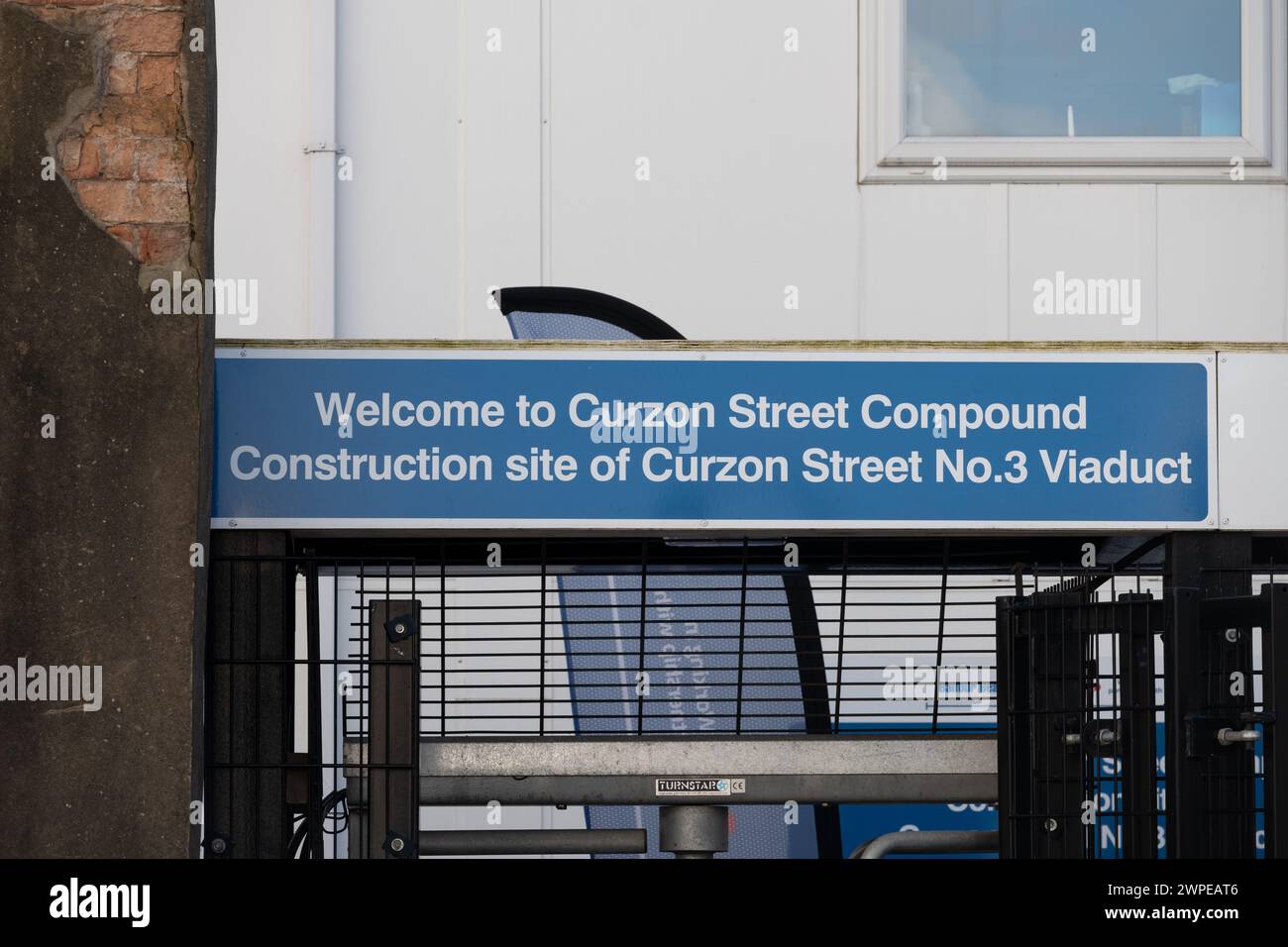 HS2 Curzon Street Compound Sign, Birmingham, West Midlands, Inghilterra, Regno Unito Foto Stock