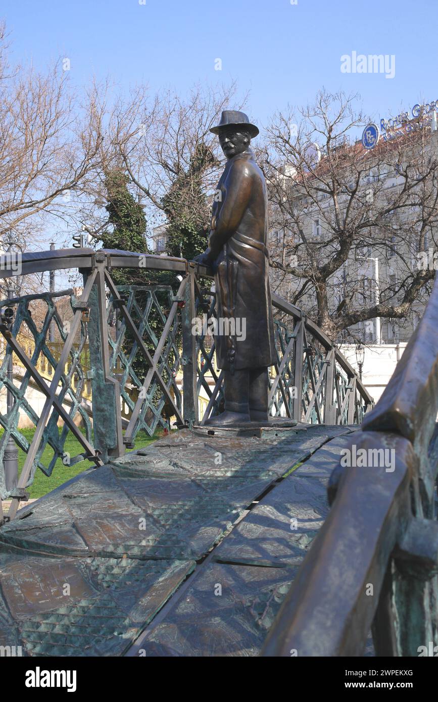 Statua di Nagy Imre, primo ministro comunista pro-riformato dell'Ungheria nel 1956, dello scultore Tamas Varga, Jaszai mari ter, Budapest, Ungheria Foto Stock