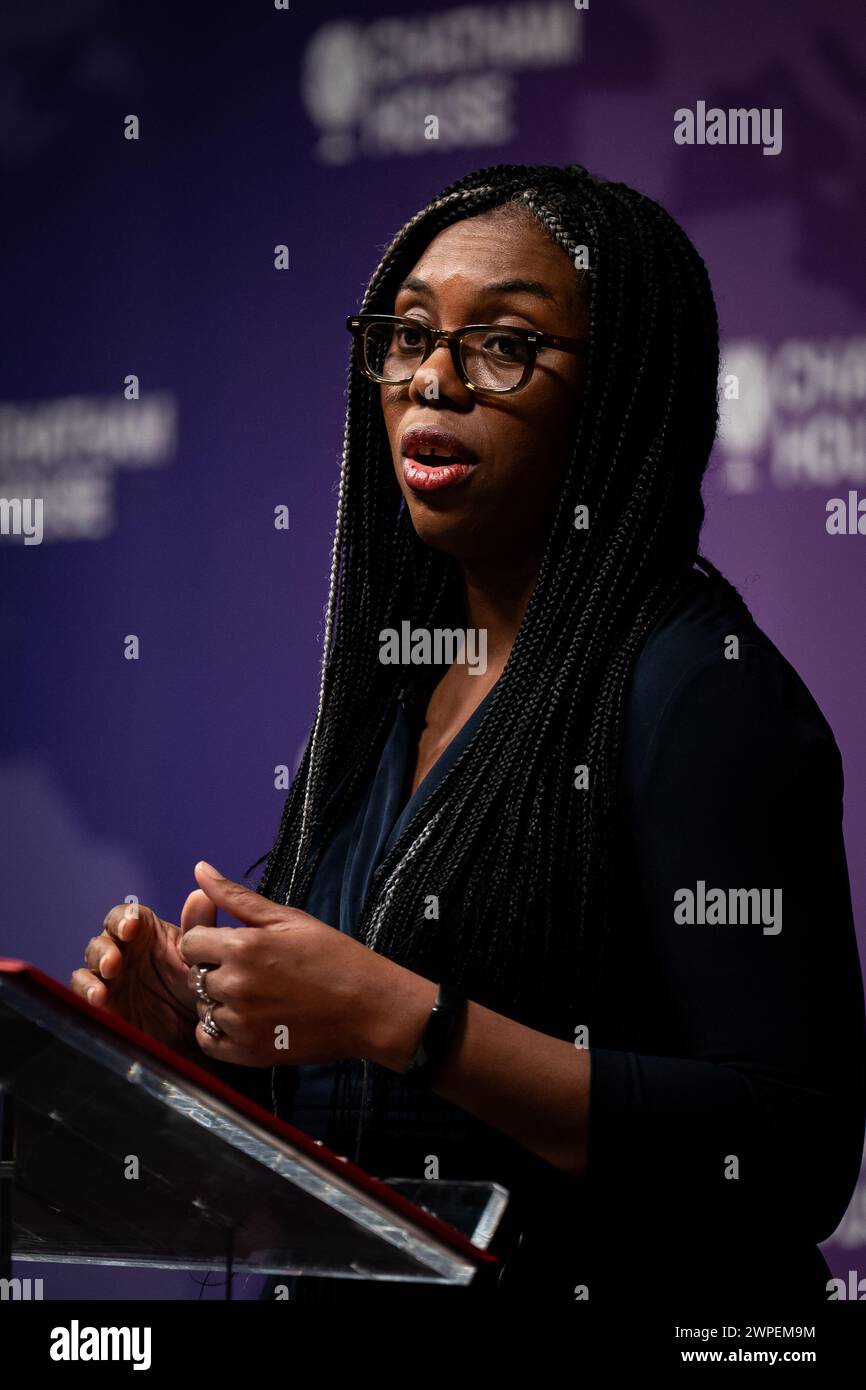 La segretaria d'affari Kemi Badenoch tiene il suo discorso di apertura alla Chatham House 2024 Global Trade Conference di Londra. Data foto: Giovedì 7 marzo 2024. Foto Stock