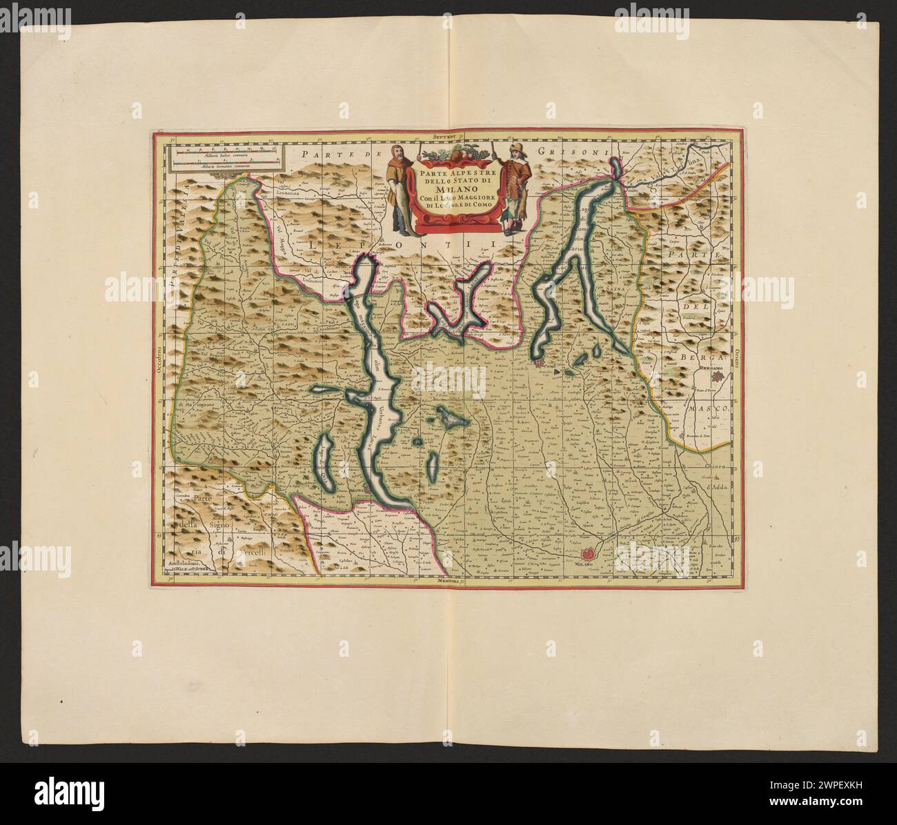 1711 mappa di Pieter Schenck e Gerard Valck che mostra la regione alpina di Milano con il Lago maggiore, il Lago di Lugano e il Lago di Como, evidenziando topografia e idrografia. Foto Stock 1711 mappa di Pieter Schenck e Gerard Valck che mostra la regione alpina di Milano con il Lago maggiore, il Lago di Lugano e il Lago di Como, evidenziando topografia e idrografia. Foto Stock