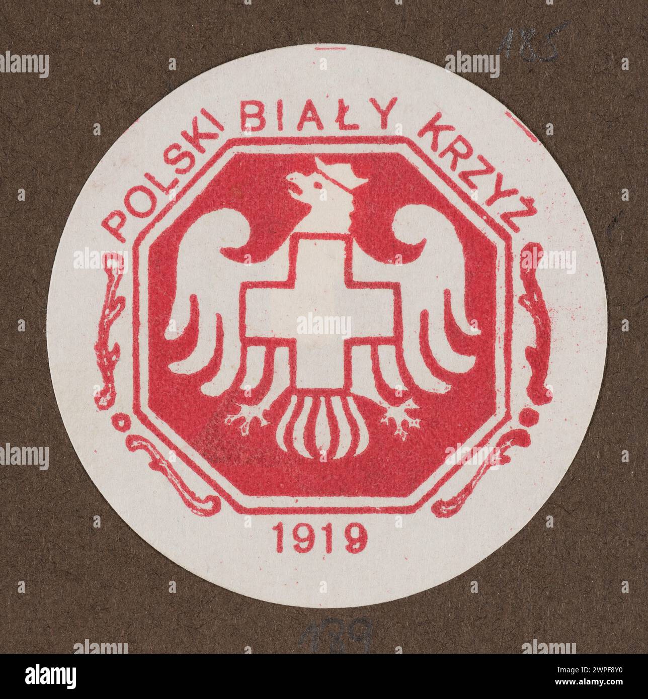 Stampa del caso del 1919 che mostra un'aquila bianca con una croce bianca sul petto e il testo "Croce Bianca polacca", emesso dalla Croce Bianca polacca (1918-1946). Foto Stock