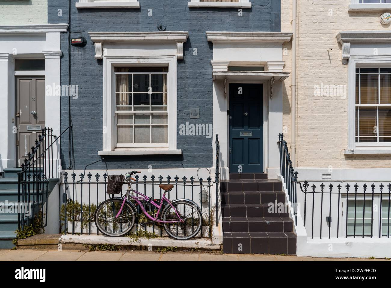 Londra, Regno Unito - 26 agosto 2023: Case tradizionali a Notting Hill Foto Stock