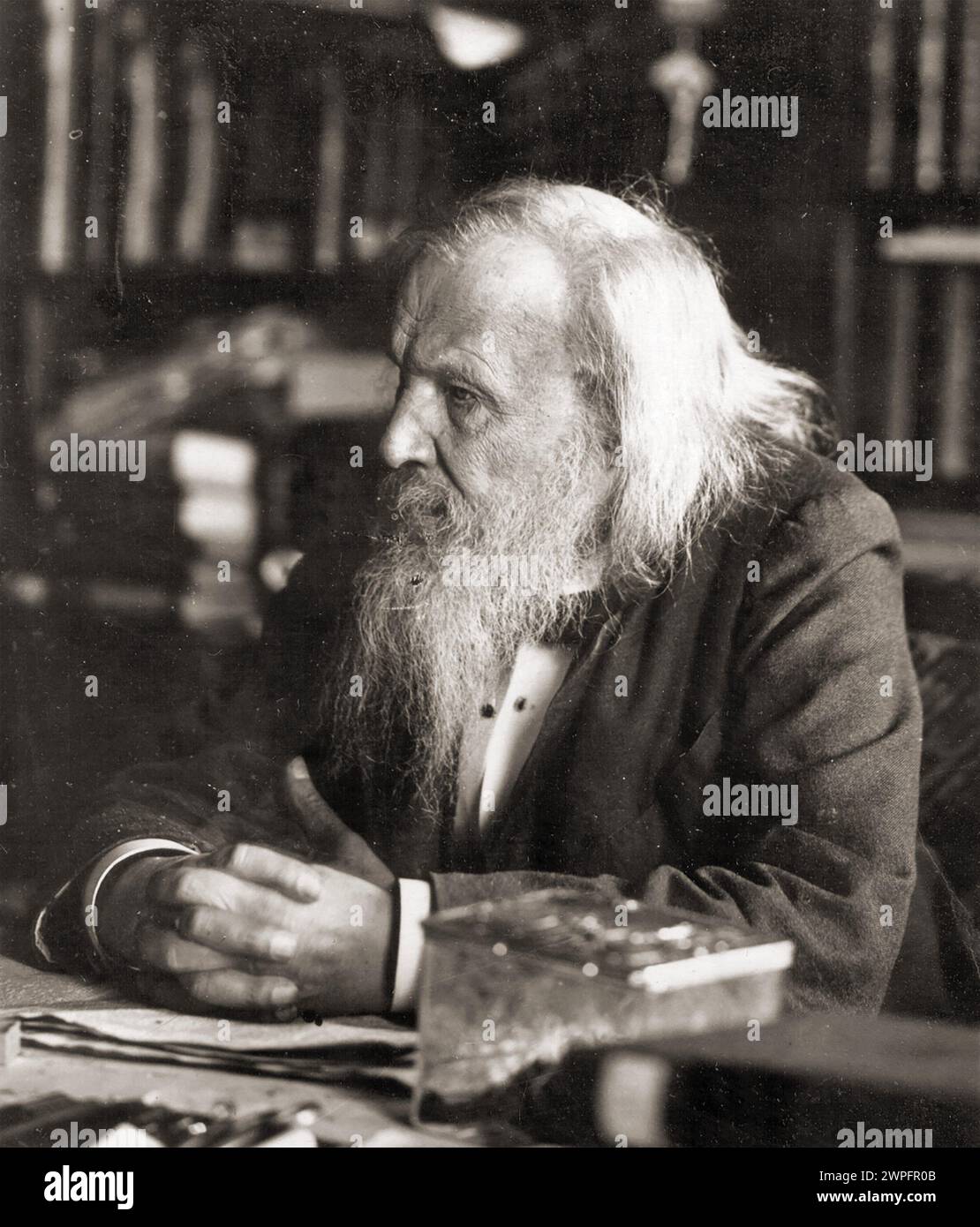 DMITRI MENDELEEV (1834-1907) chimico russo Foto Stock