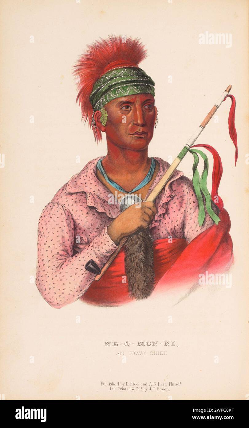 Litografia vintage "No-o-Mon-Ni, an Ioway Chief" di McKenney & Hall. Dalla storia delle tribù indiane del Nord America. Philadelphia: D. Rice e A.N. Hart, 1855. Foto Stock