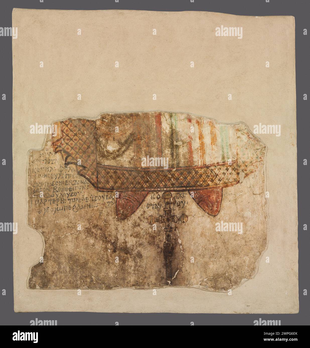 Un frammento di pittura murale dei primi anni dell'XI secolo proveniente da Faras, Sudan, che mostra una figura d'angelo con iscrizioni cristiane, documentato negli scavi polacchi. Foto Stock