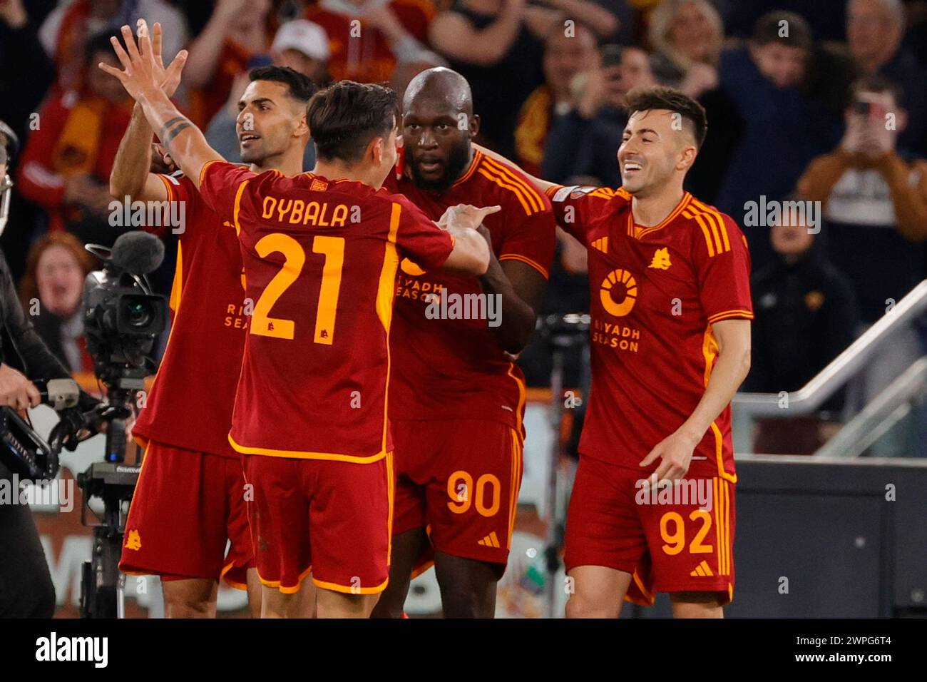 Roma, Lazio, Italia. 7 marzo 2024. Romelu Lukaku della Roma festeggia dopo aver segnato il suo secondo gol durante la partita di andata del 16° turno di UEFA Europa League CON IL NOME DI Roma - Brighton & Hove Albion allo Stadio Olimpico il 7 marzo 2024 a Roma. (Credit Image: © Ciro De Luca/ZUMA Press Wire) SOLO PER USO EDITORIALE! Non per USO commerciale! Foto Stock