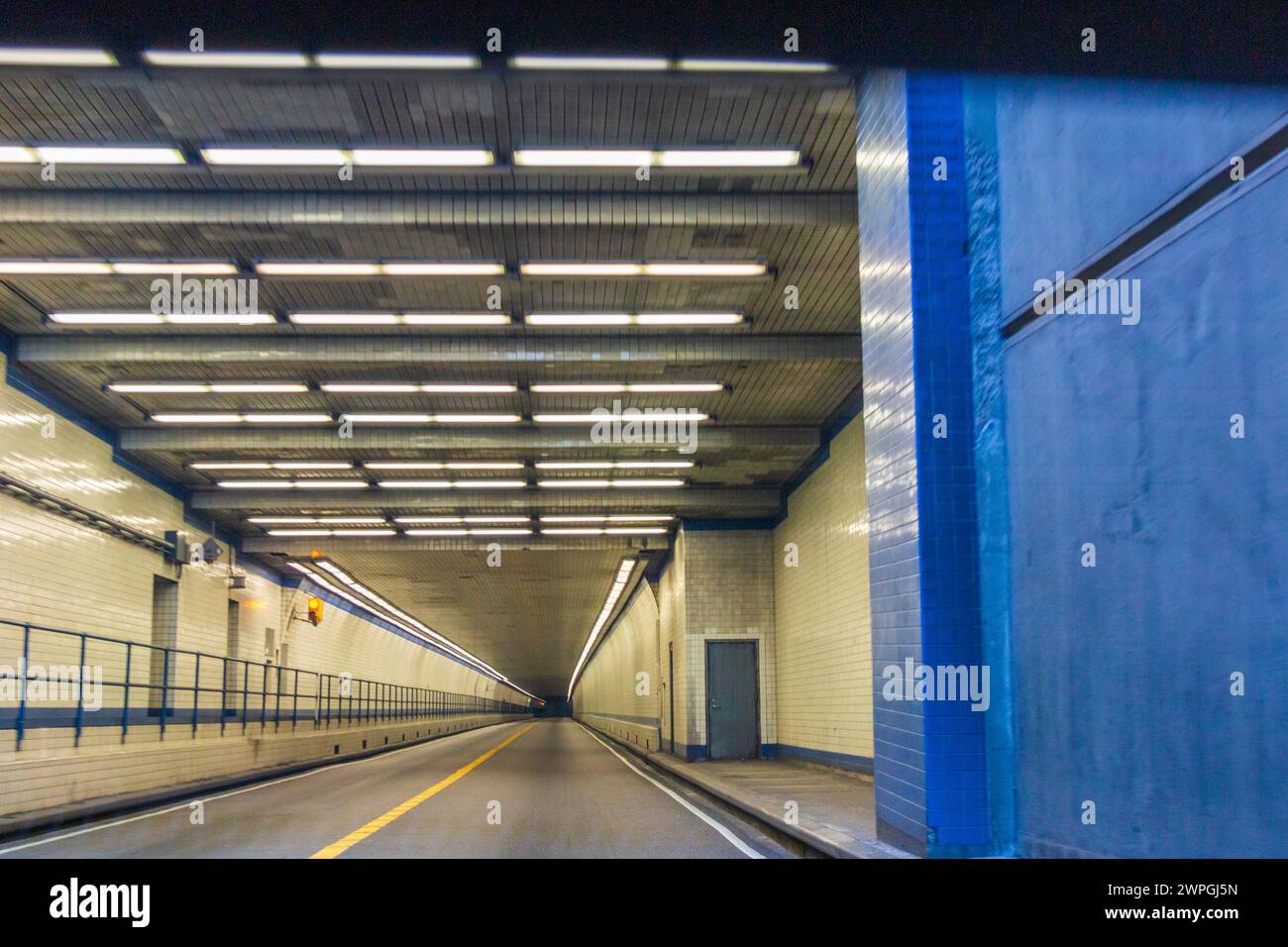 Aperto nel 1964, il ponte-tunnel di Chesapeake Bay collega la costa orientale della Virginia con la terraferma della Virginia a Virginia Beach vicino a Norfolk. Foto Stock