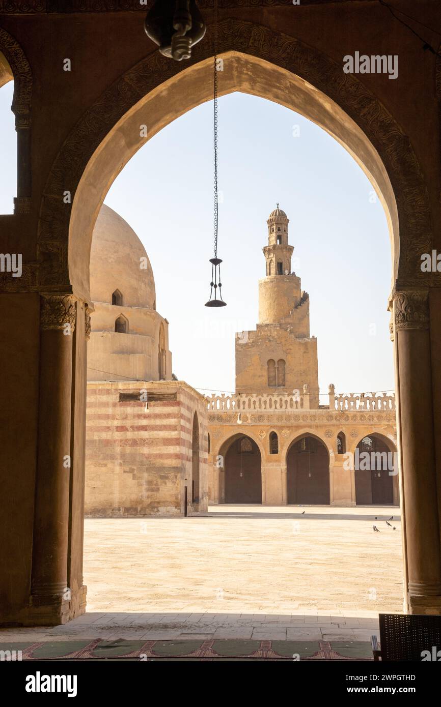 Moschea di Ibn Tulun - una delle moschee più antiche d'Egitto Foto Stock