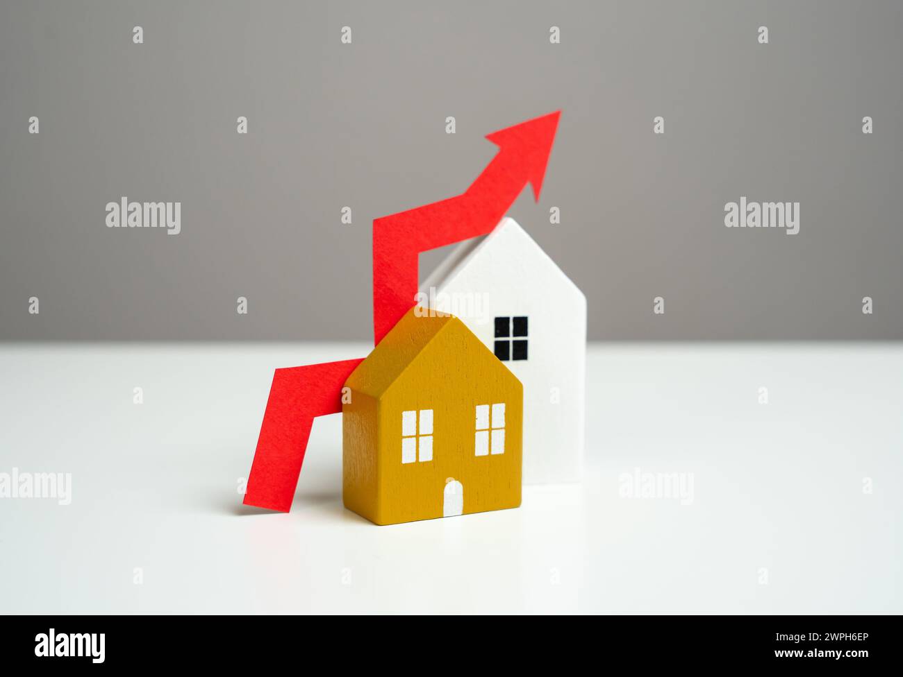 Aumento dei prezzi immobiliari. Redditività degli investimenti, crescita del mercato immobiliare. Crescita della domanda, dei tassi di costruzione e delle tendenze. Foto Stock