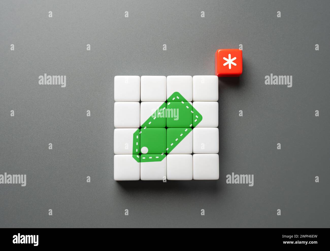 Le condizioni e le regole sono incluse nel prezzo. Cashback e promozioni. Trucchi di marketing, campagne pubblicitarie. Esperienza di shopping. Tariffe nascoste e. Foto Stock