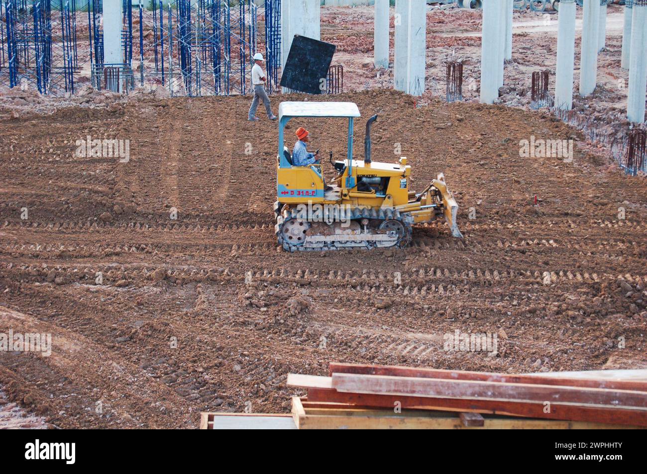 Bulldozer nella costruzione di edifici Foto Stock