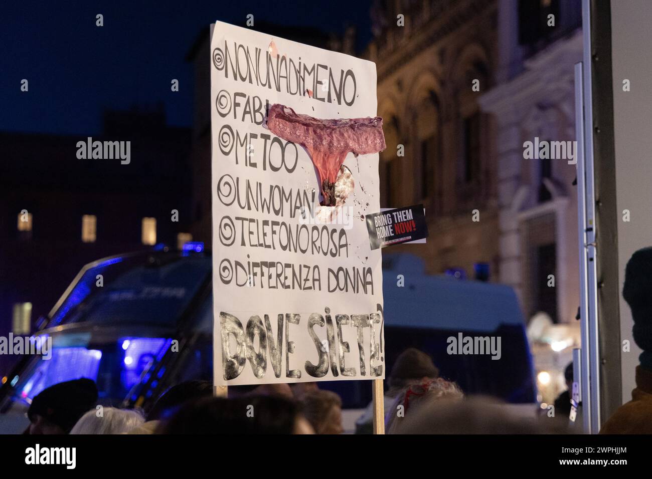 Roma, Italia. 7 marzo 2024. Incontro organizzato in Piazza Santi Apostoli a Roma dall'associazione 'setteagosto' per denunciare le atrocità commesse da Hamas nell'attacco del 7 ottobre 2023 (Credit Image: © Matteo Nardone/Pacific Press via ZUMA Press Wire) SOLO USO EDITORIALE! Non per USO commerciale! Foto Stock