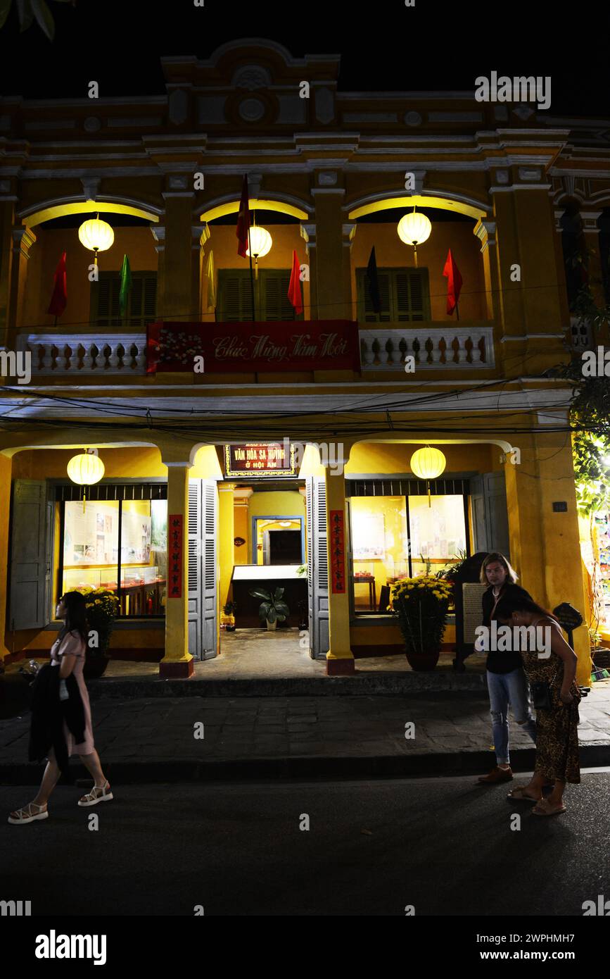 Il Museo della cultura sa Huynh di notte. Città vecchia di Hoi An, Vietnam. Foto Stock