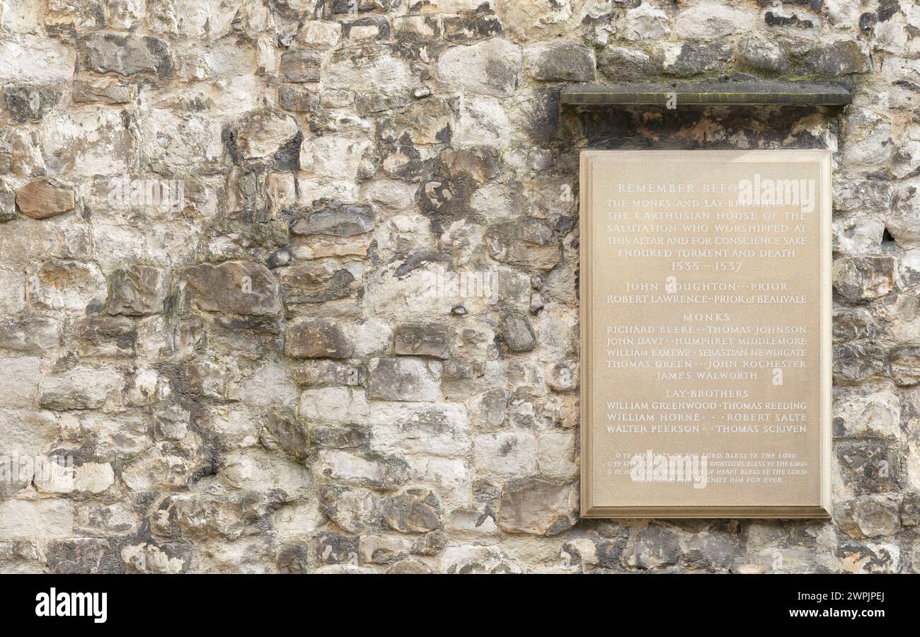 Memoriale, ai monaci certosini e ai fratelli laici assassinati (1535-7) da re Enrico VIII, cappella e museo della Certosa, Londra, Inghilterra. Foto Stock