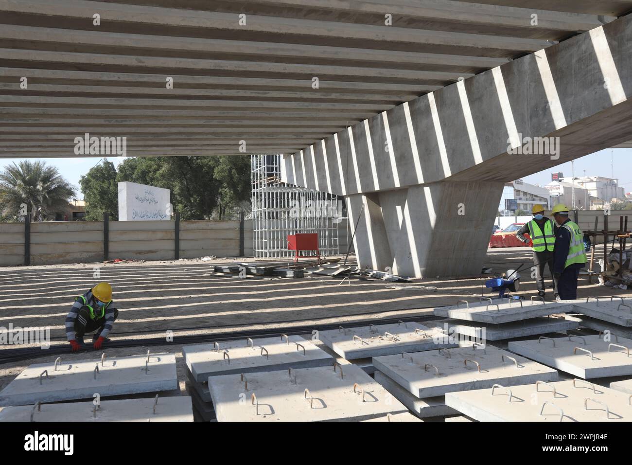 Baghdad. 2 marzo 2024. Questa foto scattata il 2 marzo 2024 mostra il cantiere del Nisour Square Development Project a Baghdad, Iraq. PER ANDARE CON "Feature: L'azienda cinese esegue un intervento chirurgico di bypass cardiaco per alleviare il traffico nella capitale irachena" credito: Khalil Dawood/Xinhua/Alamy Live News Foto Stock