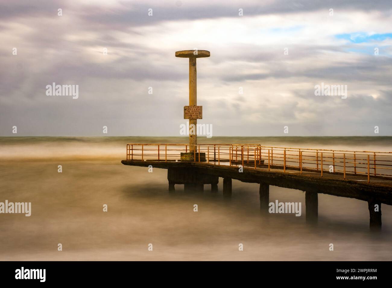 Pier del Plinius Beach resort a Ostia Lido - Roma, Italia Foto Stock