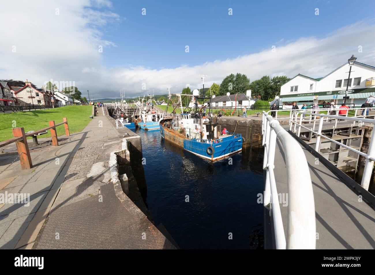 Regno Unito, Scozia, il sistema di chiuse dei canali Caledoniani a Fort Augustus. Foto Stock