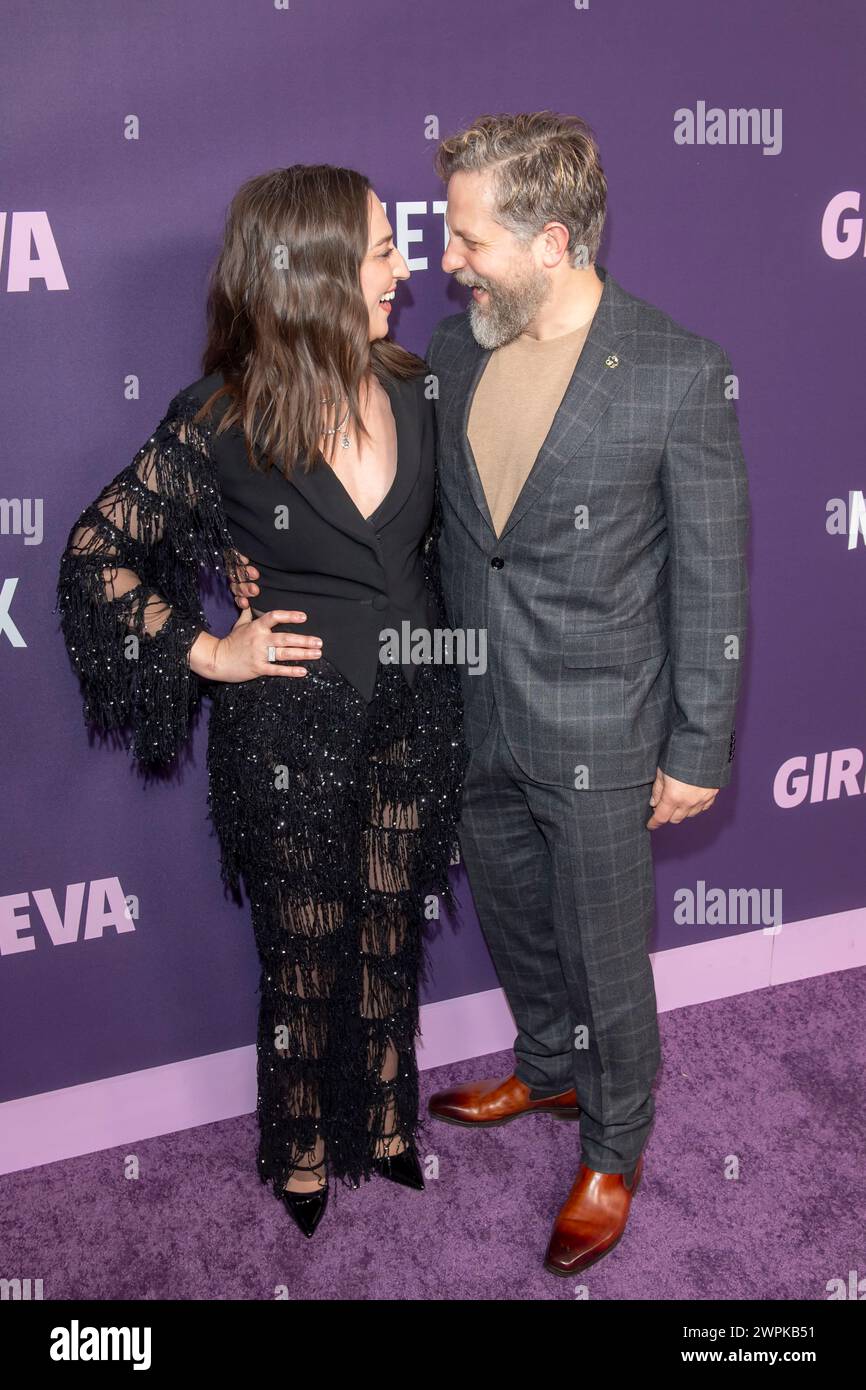 New York, Stati Uniti. 7 marzo 2024. (L-R) Sara Bareilles e Joe Tippett partecipano alla terza stagione di Netflix "Girls5eva" al Paris Theater di New York. (Foto di Ron Adar/SOPA Images/Sipa USA) credito: SIPA USA/Alamy Live News Foto Stock