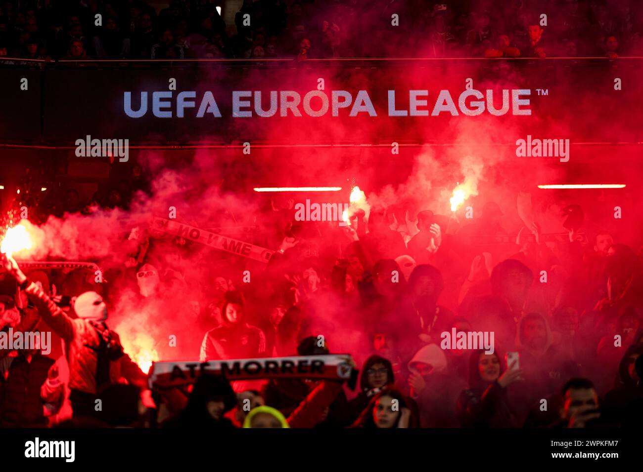 Lisbona, Portogallo. 7 marzo 2024. Tifosi della SL Benfica visti durante la partita UEFA Europa League 2023/24 tra Benfica e Raners all'Estadio do Sport Lisboa e Benfica. Punteggio finale; Benfica 2 - 2 Rangers. (Foto di Nuno Branco/SOPA Images/Sipa USA) credito: SIPA USA/Alamy Live News Foto Stock