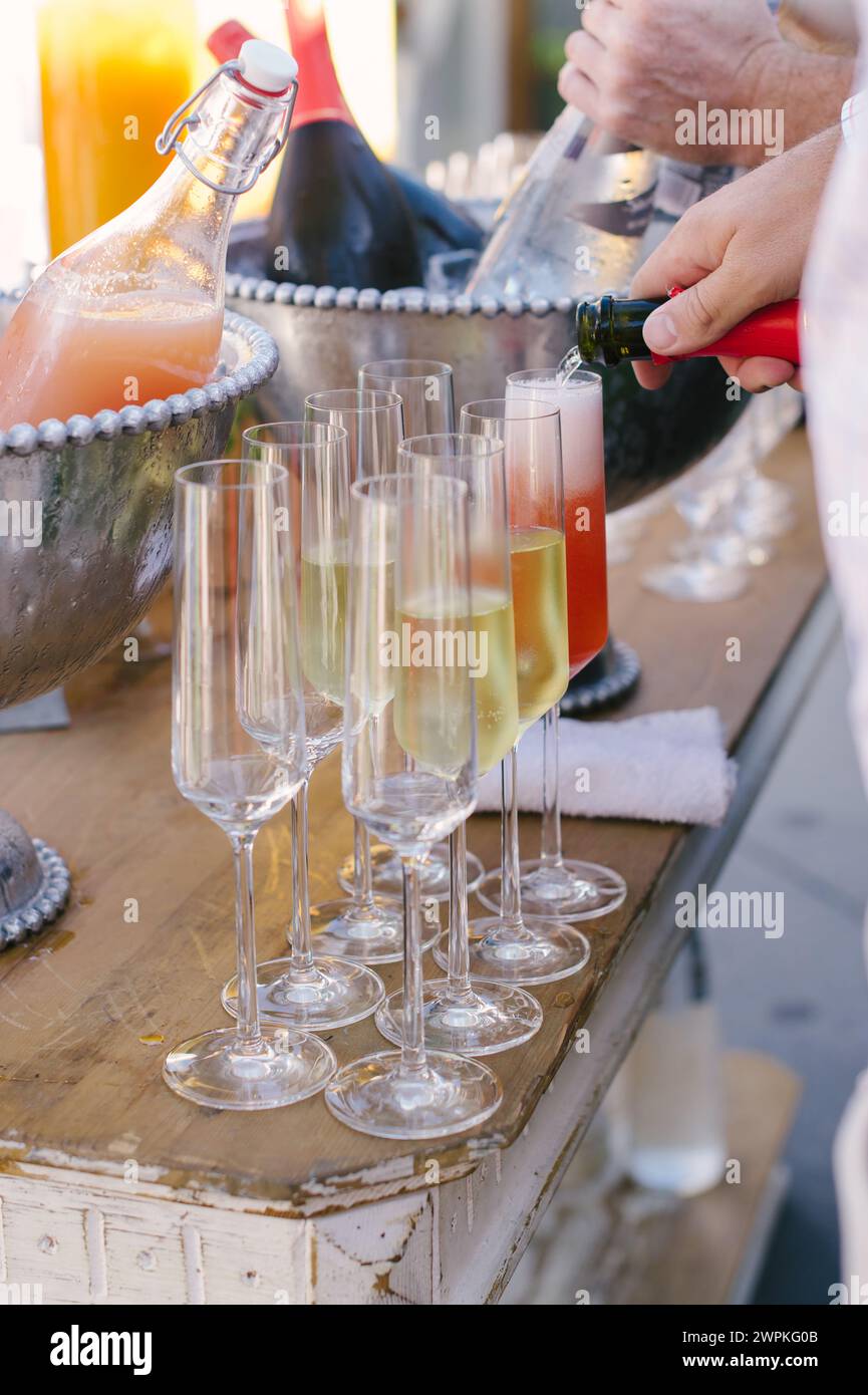 Elegante brunch e brindisi con champagne Foto Stock