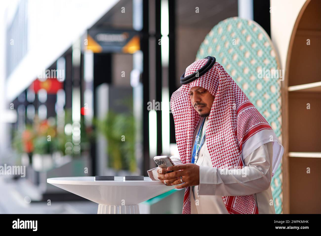 Jeddah, Arabie Saoudite. 8 marzo 2024. paddock, ambiance, durante il Gran Premio saudita di Formula 1 STC 2024, 2° round del Campionato del mondo di Formula 1 2024 dal 7 al 9 marzo 2024 sul circuito di Jeddah Corniche, a Jeddah, Arabia Saudita - Photo Frédéric le Floc'h/DPPI Credit: DPPI Media/Alamy Live News Foto Stock