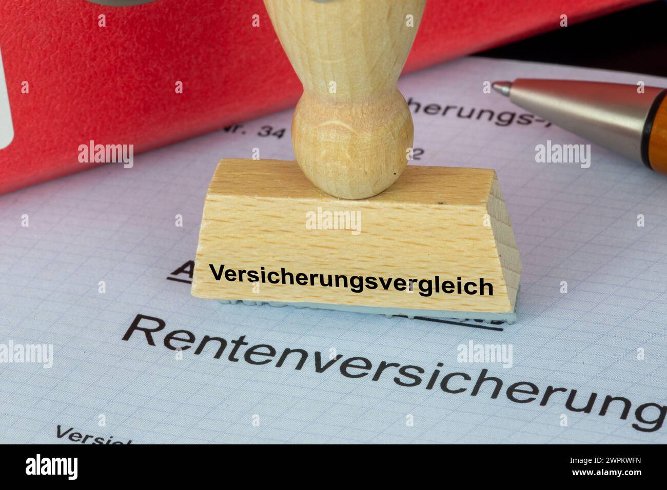 Immagine del simbolo confronto assicurativo: Timbro sulla polizza assicurativa di una polizza assicurativa pensionistica (Germania) Foto Stock