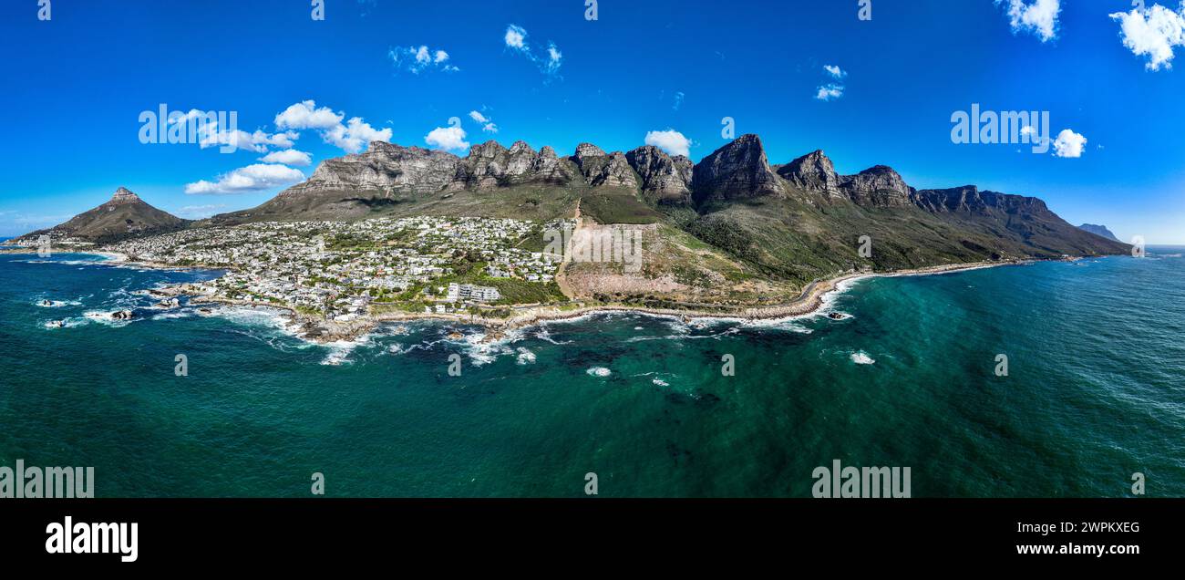 Panorama dei dodici Apostoli e Camps Bay, città del Capo, Sudafrica, Africa Foto Stock