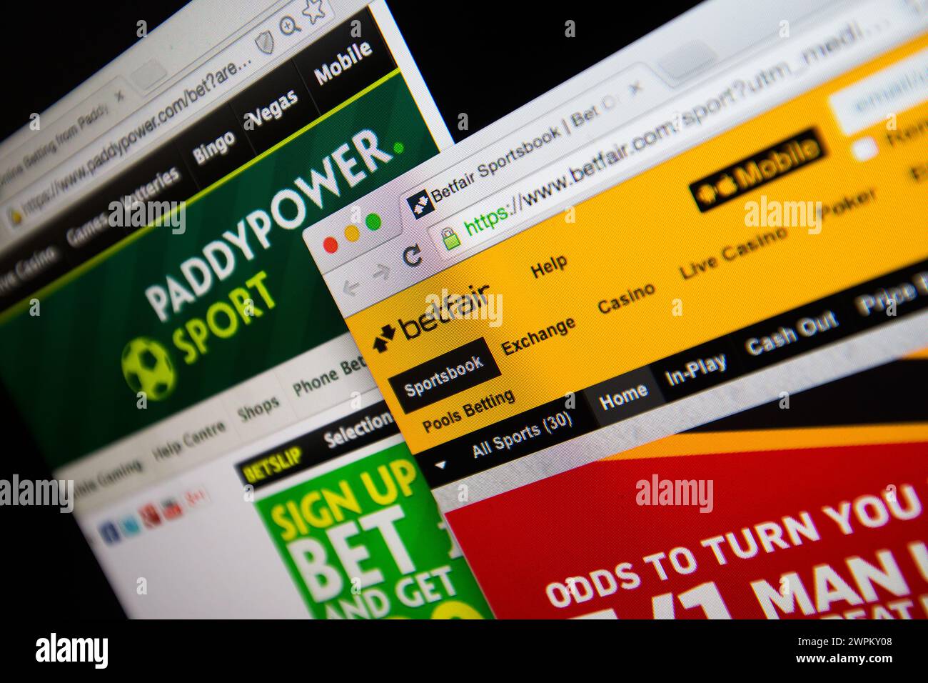 26/08/15. Foto di Paddy Power e delle pagine Web di Betfair oggi. Betfair e Paddy Power si fondono in un'offerta di €5 miliardi che creerebbe una delle Foto Stock