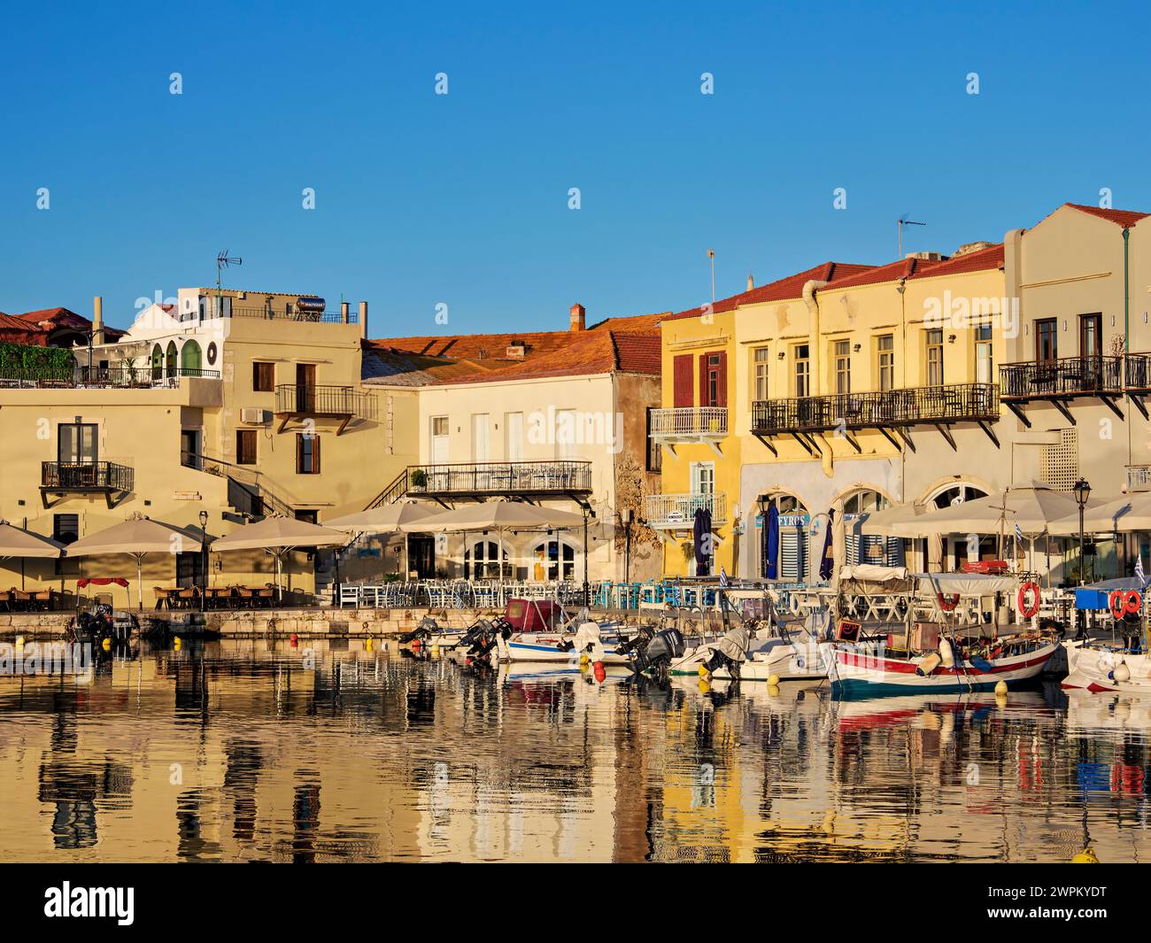 Vecchio porto veneziano, città di Rethymno, regione di Rethymno, Creta, isole greche, Grecia, Europa Foto Stock