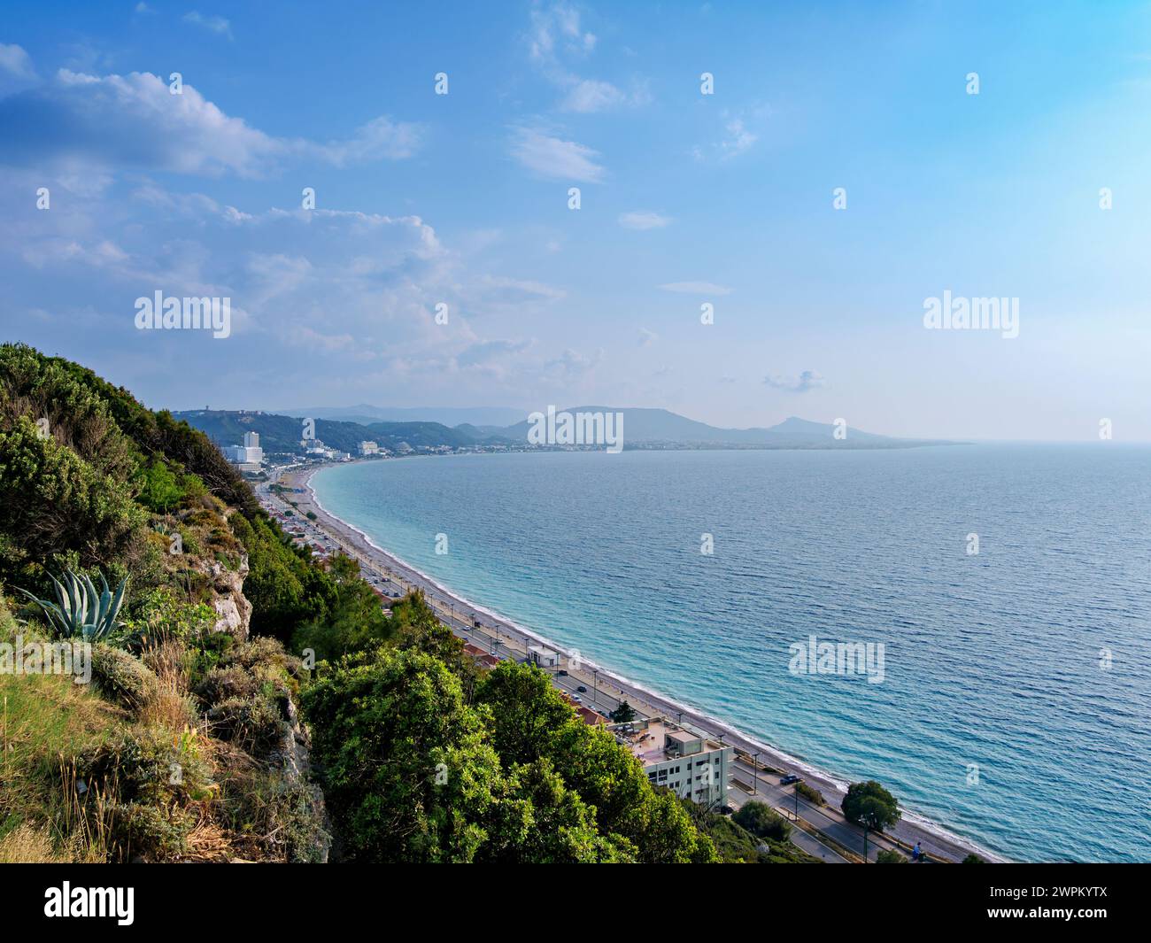 Costa vista da St. Stephen's Hill (Monte Smith), Rodi City, Rodi Island, Dodecaneso, Isole greche, Grecia, Europa Foto Stock