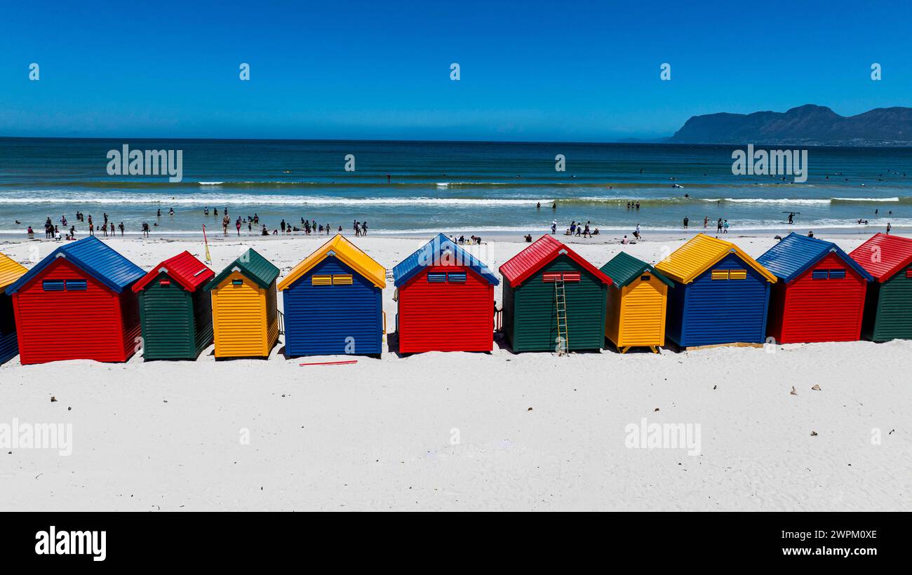 Aerea delle colorate capanne sulla spiaggia di Muizenberg, città del Capo, Sud Africa, Africa Copyright: MichaelxRunkel 1184-9980 Foto Stock