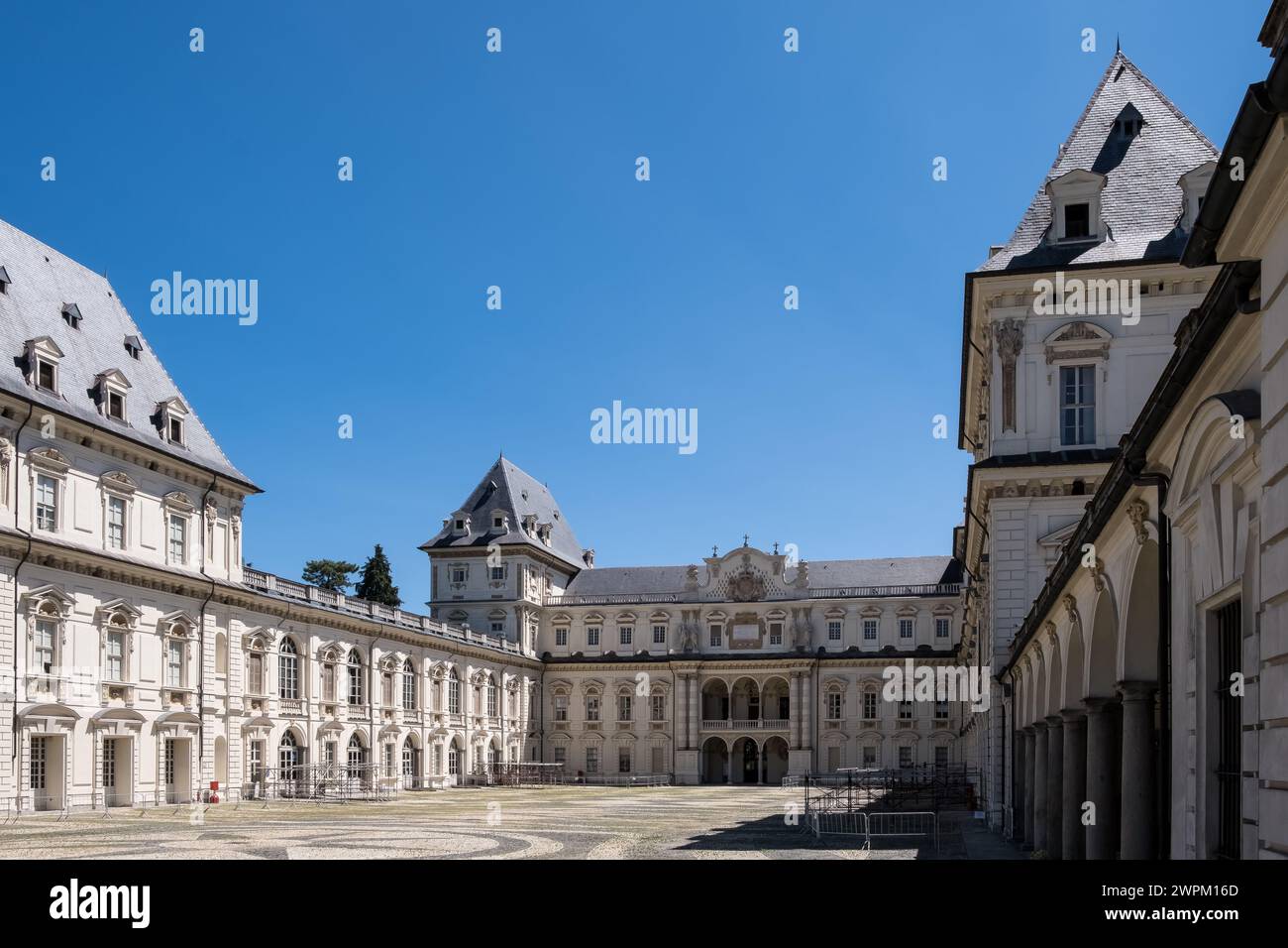 Vista sul Castello del Valentino, patrimonio dell'umanità dell'UNESCO, situato nel Parco del Valentino Foto Stock