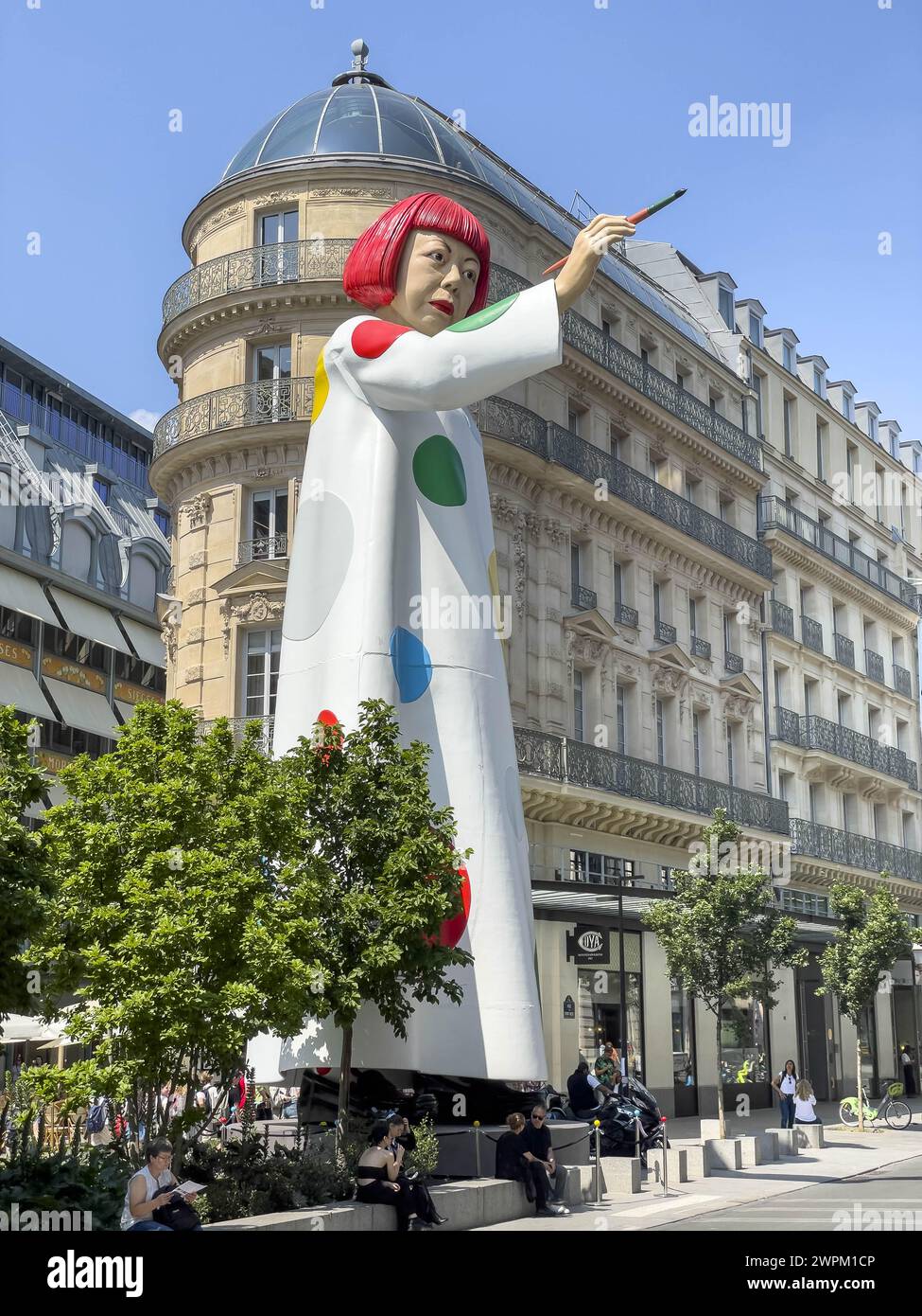 Statua gigante di Yayoi Kusama a Parigi, Francia, Francia, Europa Foto Stock