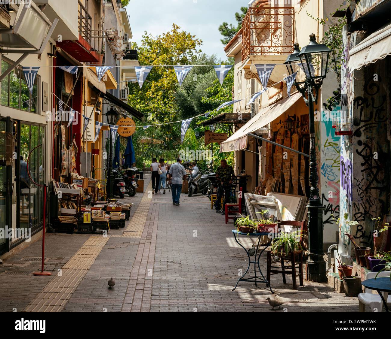 Scena di strada pedonale, Atene, Attica, Grecia, Europa Foto Stock