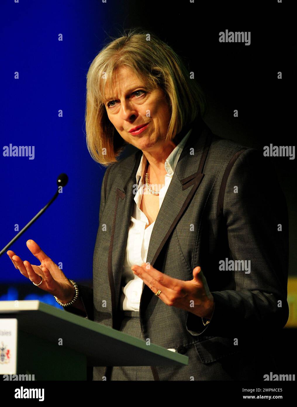 Foto del file del 10/09/13 dell'allora segretaria di casa Theresa May che si rivolge alla conferenza annuale dell'Associazione dei sovrintendenti di polizia di Inghilterra e Galles al Grange Hotel, Kenilworth, Warwickshire. La signora May, che ha continuato a diventare primo ministro, ha detto che non combatterà le prossime elezioni generali, ponendo fine a una carriera di 27 anni in Parlamento Data di pubblicazione: Venerdì 8 marzo 2024. Foto Stock