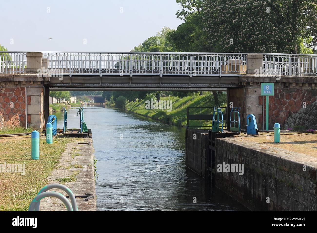 ★ la région Roannaise Loire (42) ★ Photographie originale ★ Quai du Canal, Écluse de Roanne Crédit foto : Serge Rokita ! Foto Stock