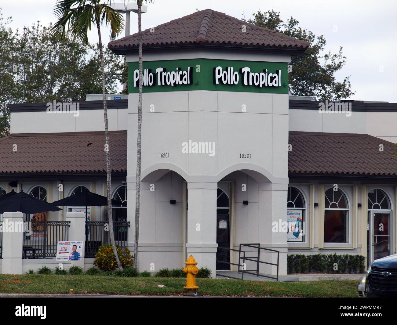 Miami, Florida, Stati Uniti - 24 febbraio 2024: Ristorante pollo Tropical a West Kendall. Foto Stock