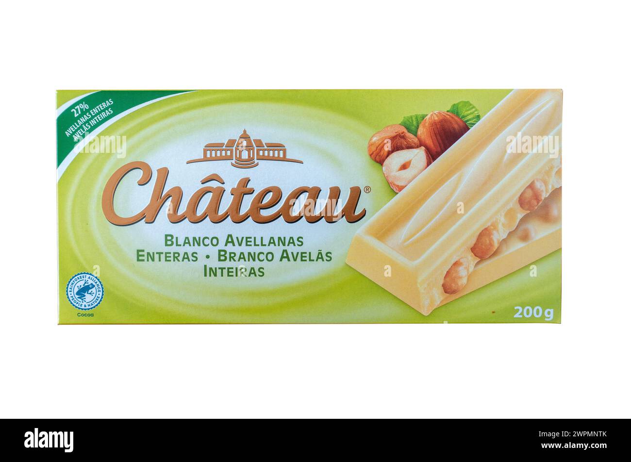Chateau Brand White Chocolate Bar con nocciole un cioccolato di marca proprio di Aldi Supermarkets in Portogallo 2 marzo 2024 Foto Stock