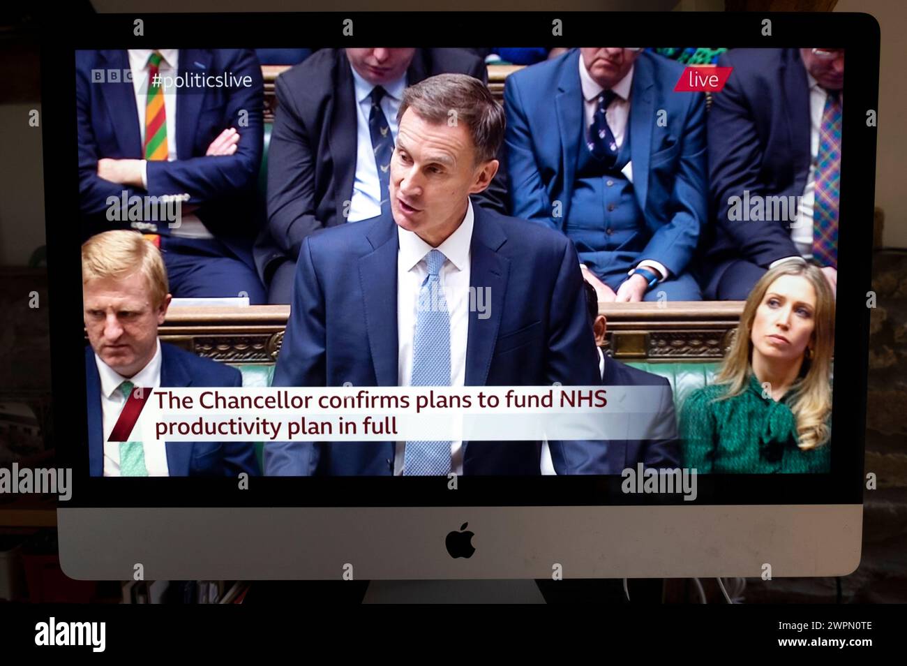 Jeremy Hunt Tory Cancelliere conservatore dello Scacchiere consegna il bilancio di primavera 2024 il 6 marzo alla camera dei comuni di Londra Inghilterra Regno Unito Foto Stock