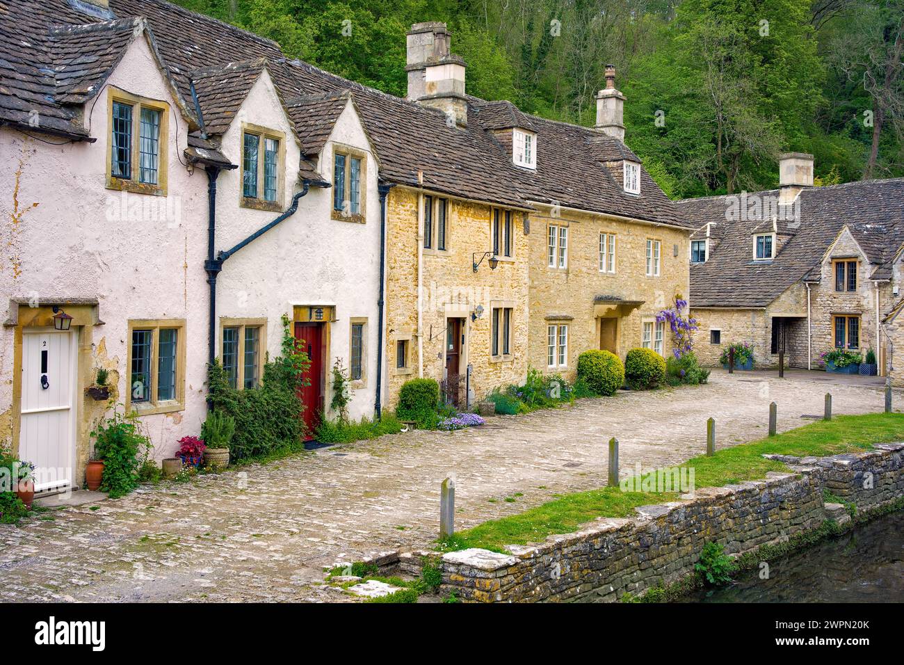 Caratteristici cottage inglesi Foto Stock