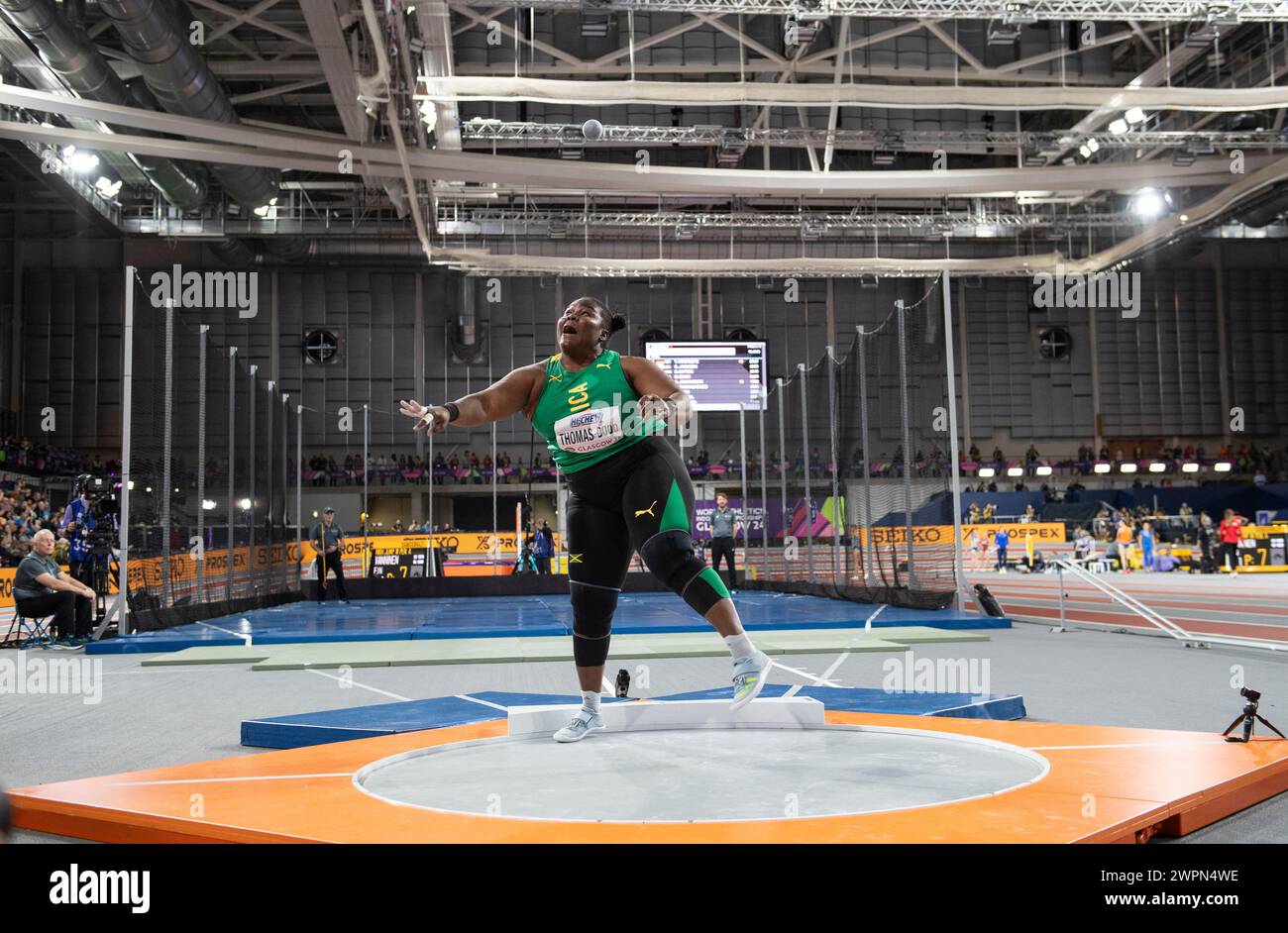 Danniel Thomas-Dodd della Giamaica che gareggia nel tiro femminile messo al World Athletics Indoor Championships, Emirates Arena, Glasgow, Scozia Regno Unito. 1 sec. Foto Stock