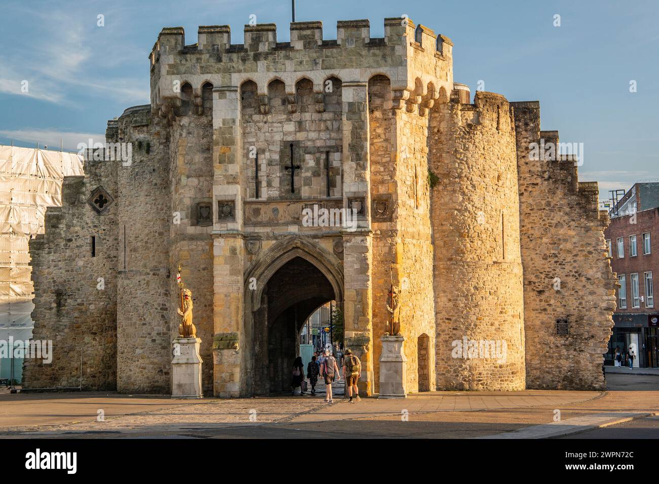 Porta medievale della città di Bargate nel centro, Southampton, Hampshire, Gran Bretagna, Inghilterra Foto Stock