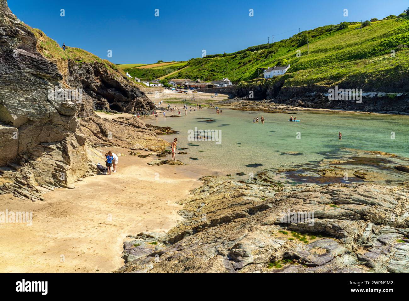 Port Gaverne Beach vicino a Port Isaac, Cornovaglia, Inghilterra, Gran Bretagna, Europa Foto Stock