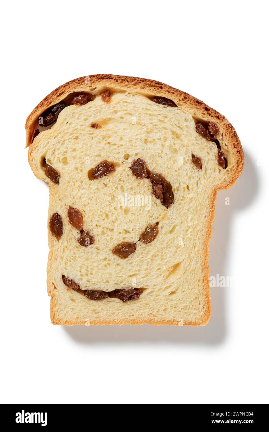 Assapora il calore di casa con una sola fetta di tenero pane all'uvetta, adornato con succulente uvetta cotta alla perfezione, l'essenza della bontà fatta in casa, Foto Stock