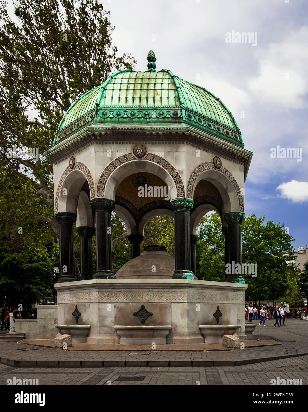 La Fontana tedesca in Piazza Sultanahmet, adiacente alla Moschea Blu e nell'area dove era l'antico ippodromo di Costantinopoli Foto Stock