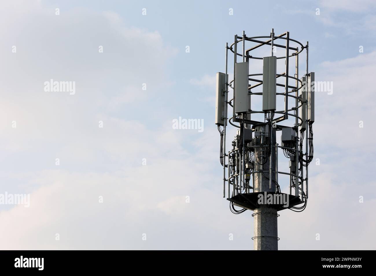 Telecoms Network Tower a Londra, Regno Unito Foto Stock