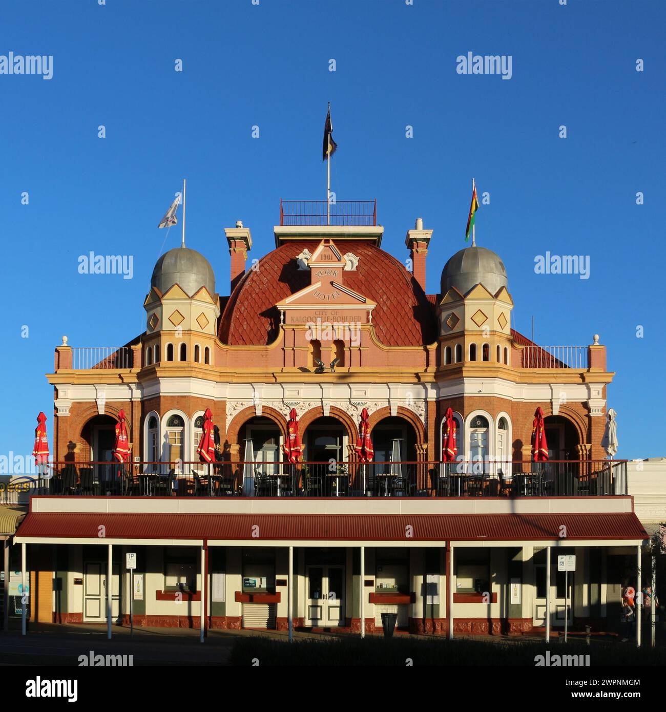 Splendido vecchio hotel costruito durante la corsa all'oro nella città mineraria di Kalgoorlie, Australia Occidentale Foto Stock