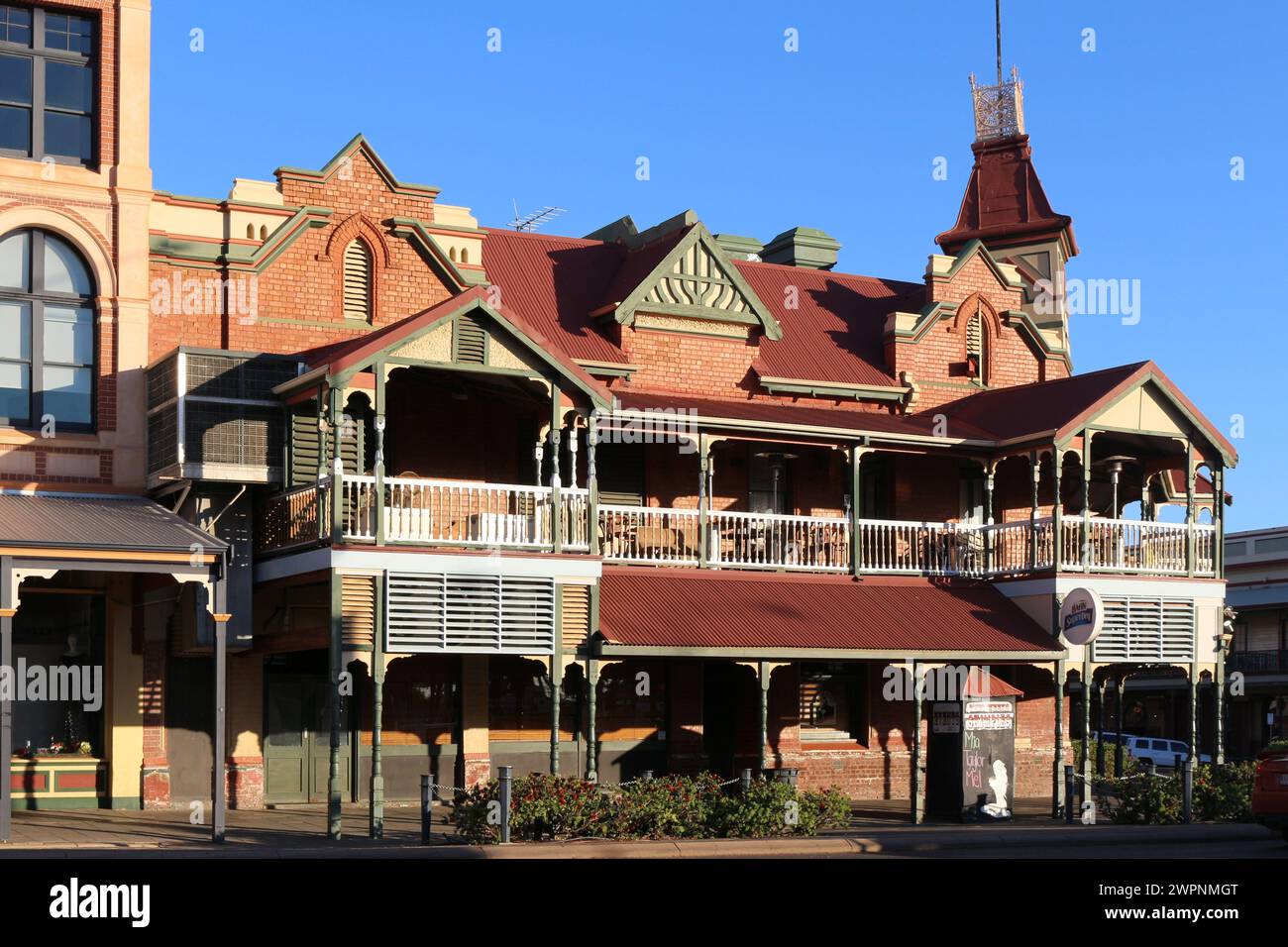 Una delle splendide case storiche costruite durante la corsa all'oro a Kalgoorlie, nell'Australia Occidentale Foto Stock